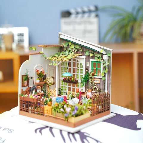 DIY Mini House - Miller's Garden